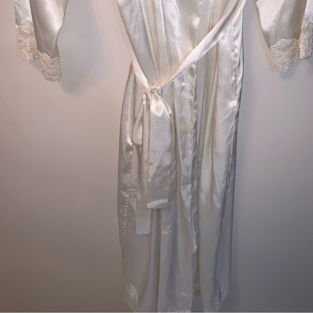 Victoria's Secret Vintage White Lace Long Robe Belted - Picture 10 of 11